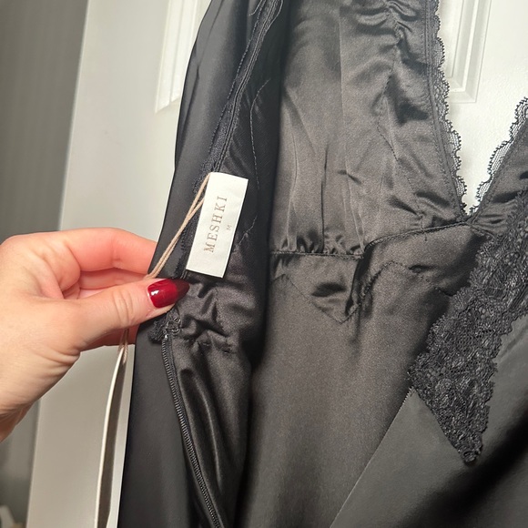 Meshki Chelsea cap sleeve dress - Picture 5 of 8